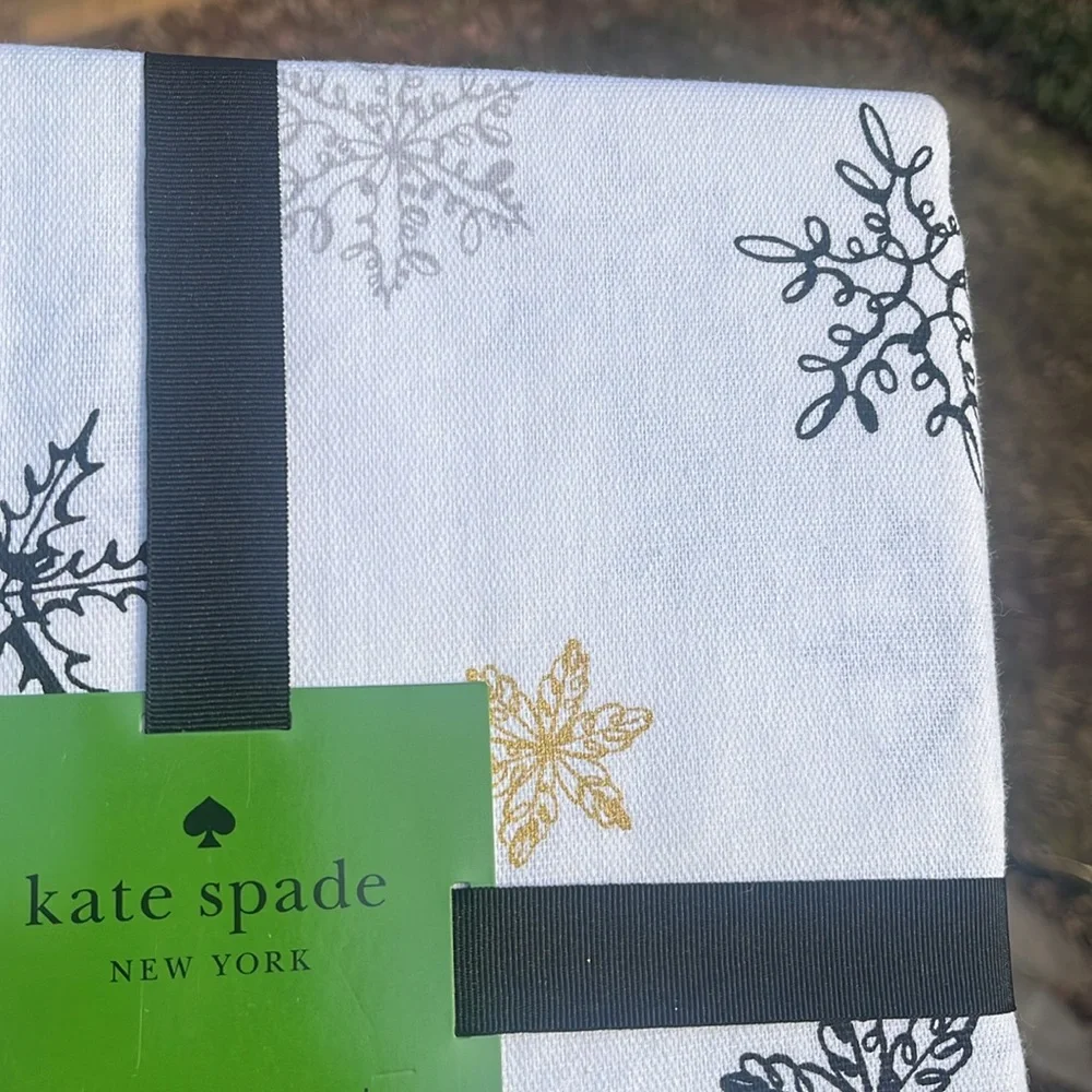 Kate Spade Snowflake Tablecloth 60 x 102 White w/ Black & Gold/Silver Cotton NWT